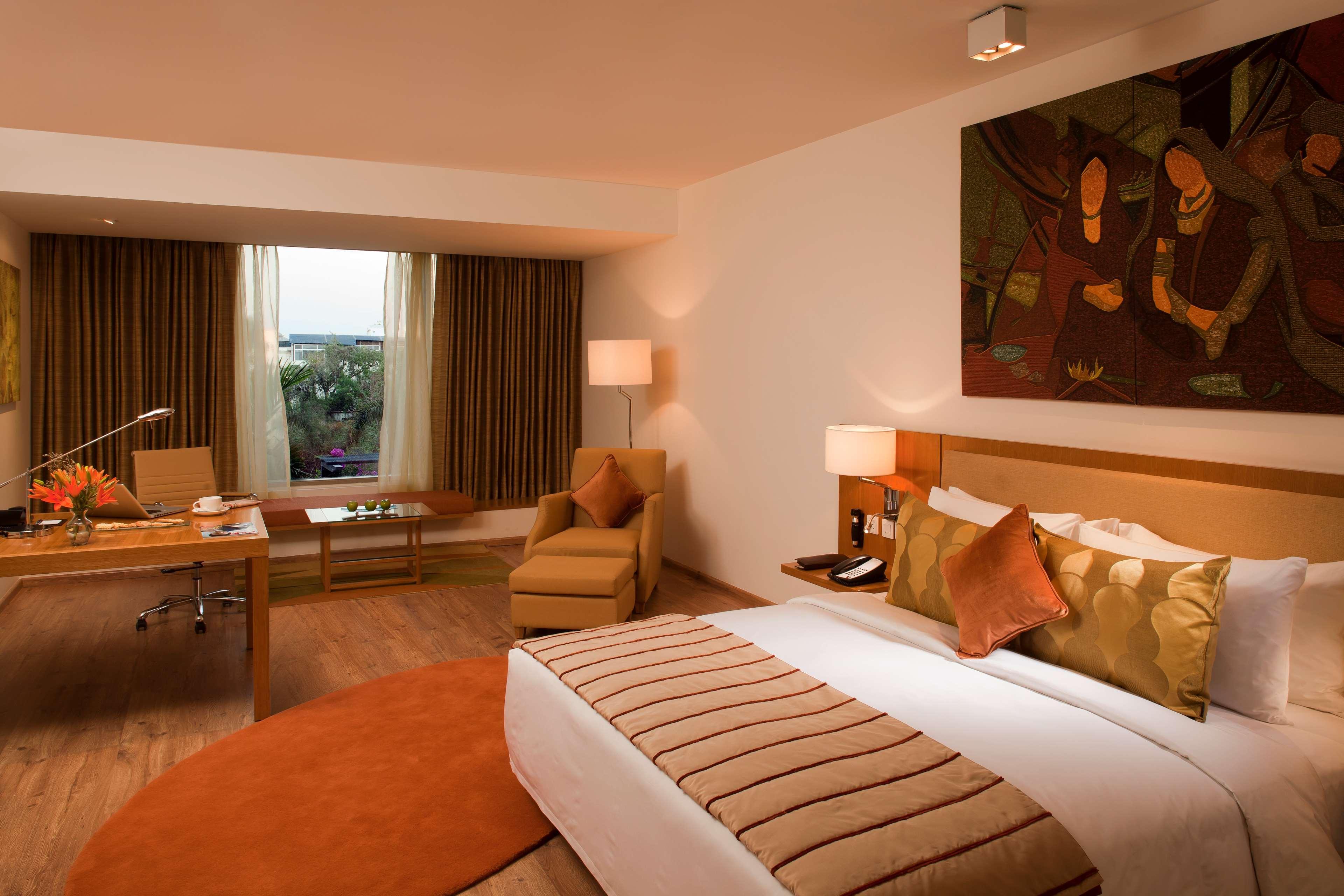 Radisson Blu Plaza Hotel Hyderabad Banjara Hills Szoba fotó A room at the Taj Bengal