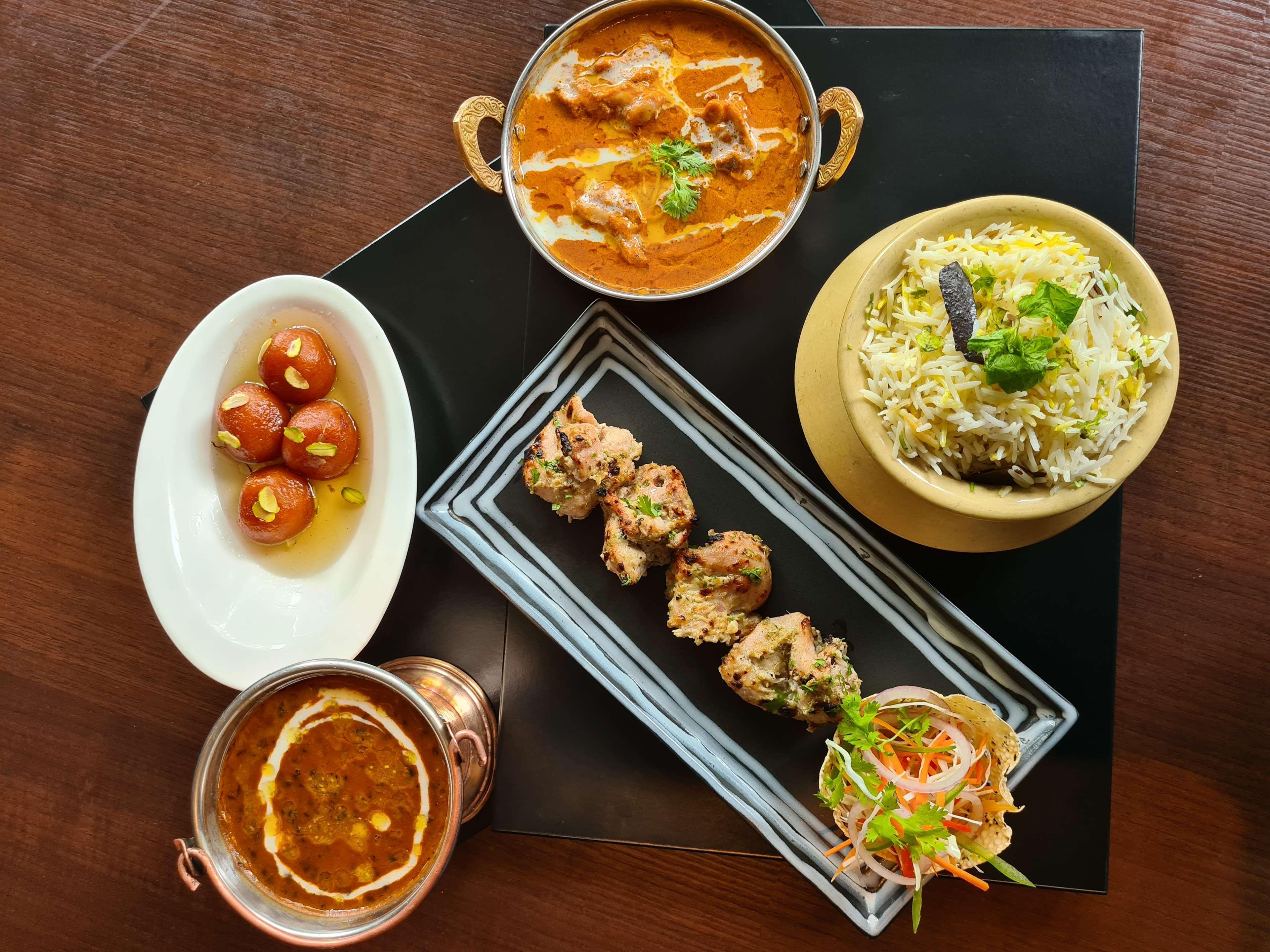 Radisson Blu Plaza Hotel Hyderabad Banjara Hills Kültér fotó Indian cuisine